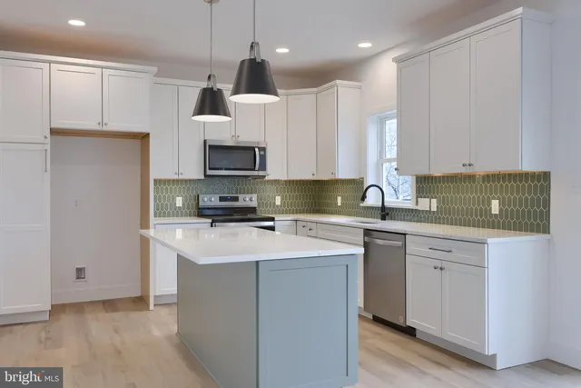 $575,000 | 520 Woodcrest Avenue, Lititz, PA 17543