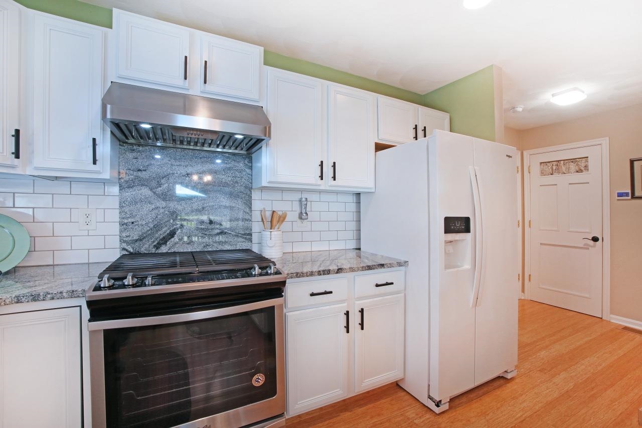 8 Royal Lane, Unit 22 Raymond, NH 03077 - Photo 12 of 60