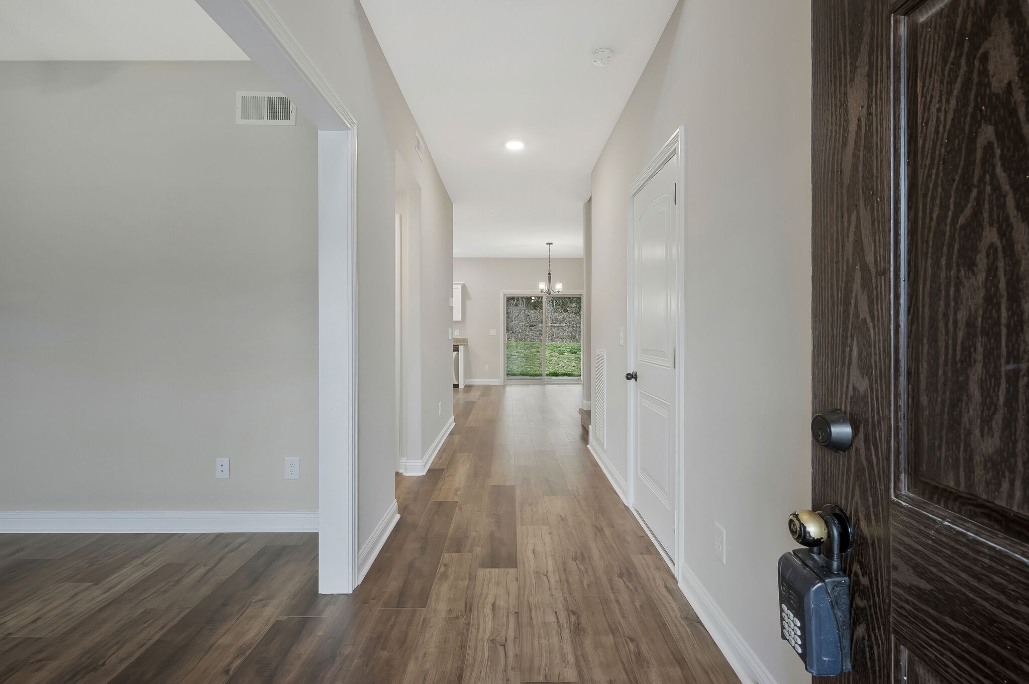 1676 Rains Road Clarksville, TN 37042 - Photo 5 of 50 Gallery Image 5