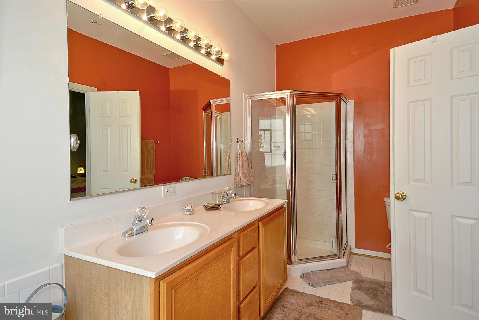 14022 Rockingham Road Germantown, MD 20874 - Photo 15 of 30 Bath (Master)