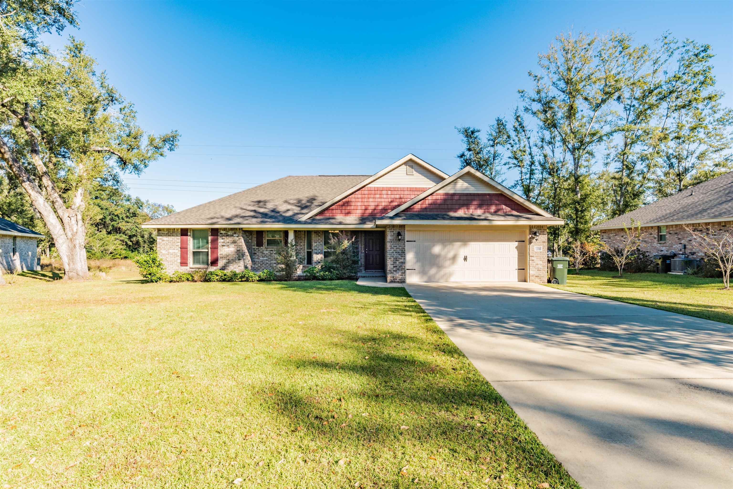 13168 Vincent Court Foley, AL 36535 - Photo 2 of 33
