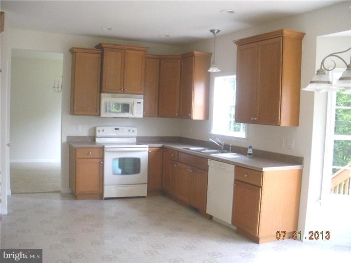 245 Cambridge Road Coatesville, PA 19320 - Photo 8 of 19 Kitchen