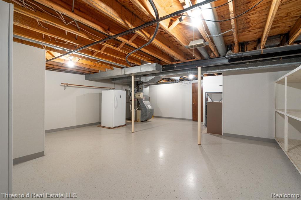 23231 Farmington Road Farmington, MI 48336 - Photo 42 of 53
