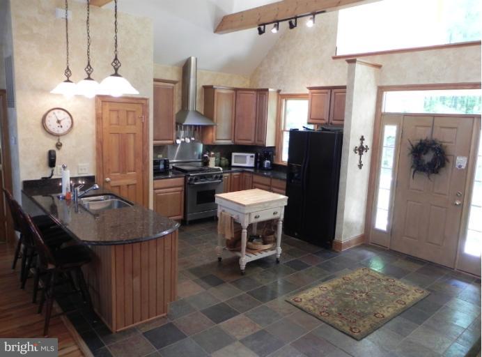 229 Busbees Point Road Bumpass, VA 23024 - Photo 14 of 19 Kitchen
