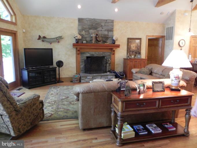 229 Busbees Point Road Bumpass, VA 23024 - Photo 3 of 19 Family Room