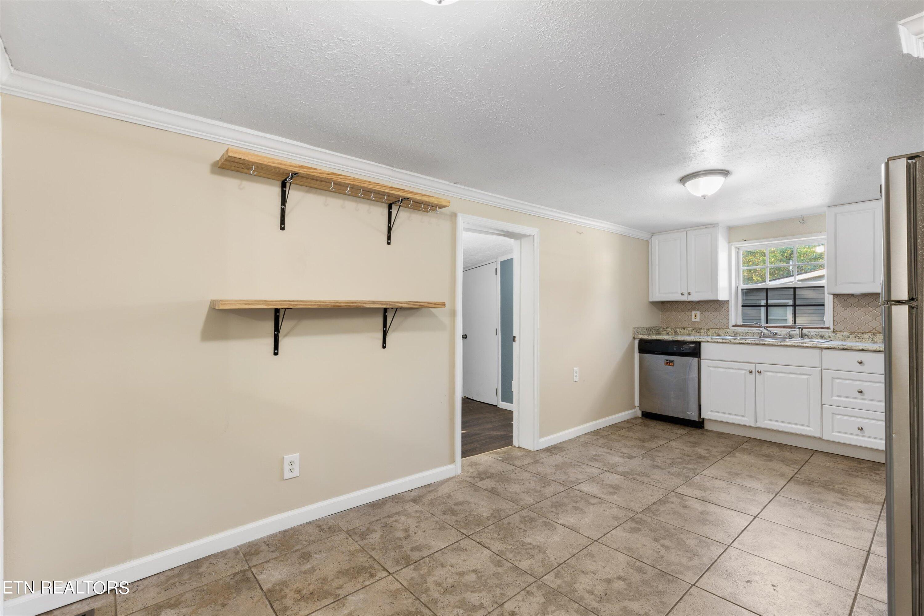 1600 Berry Road Knoxville, TN 37920 - Photo 12 of 33 Kitchen/Dining