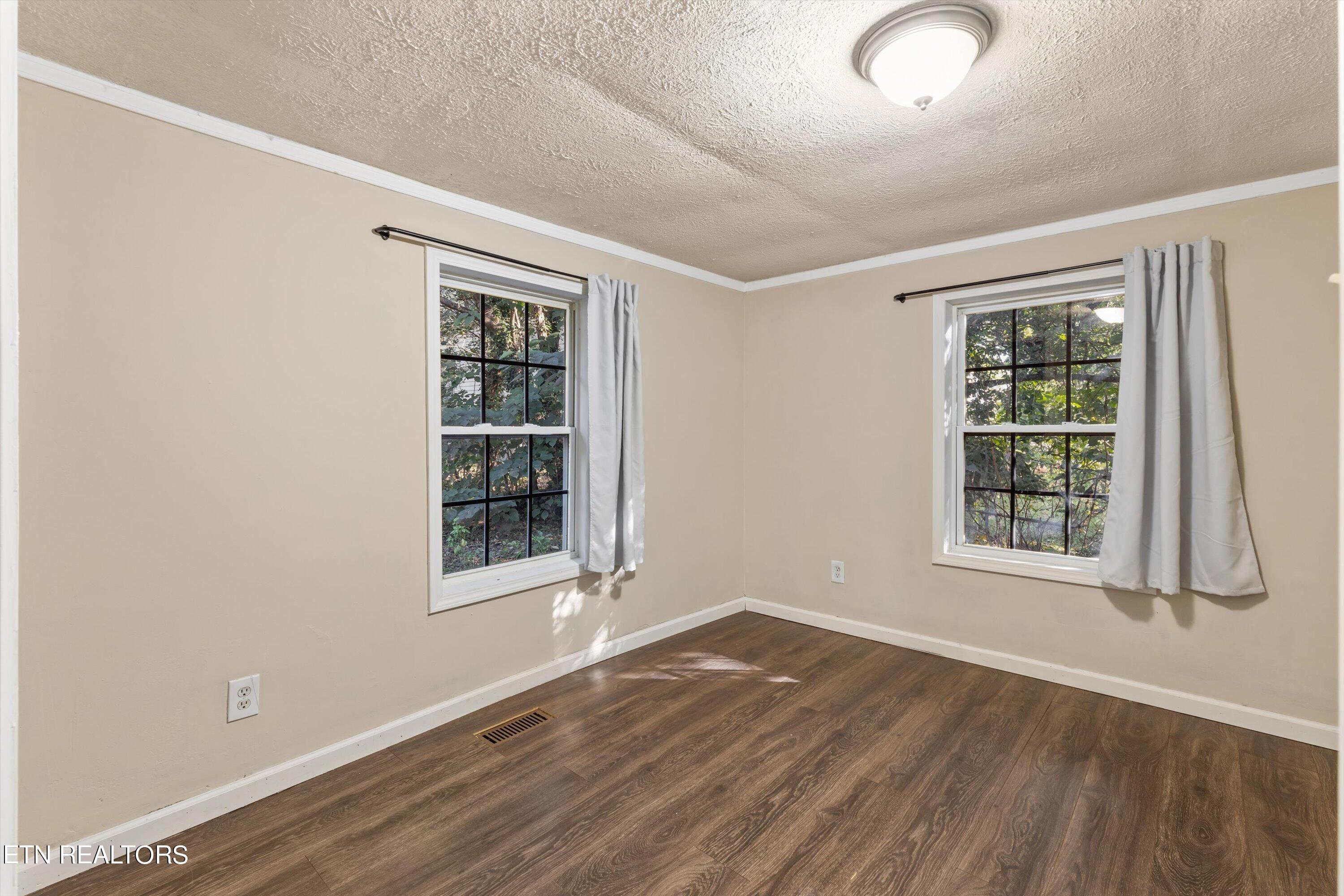 1600 Berry Road Knoxville, TN 37920 - Photo 17 of 33 Bedroom 2