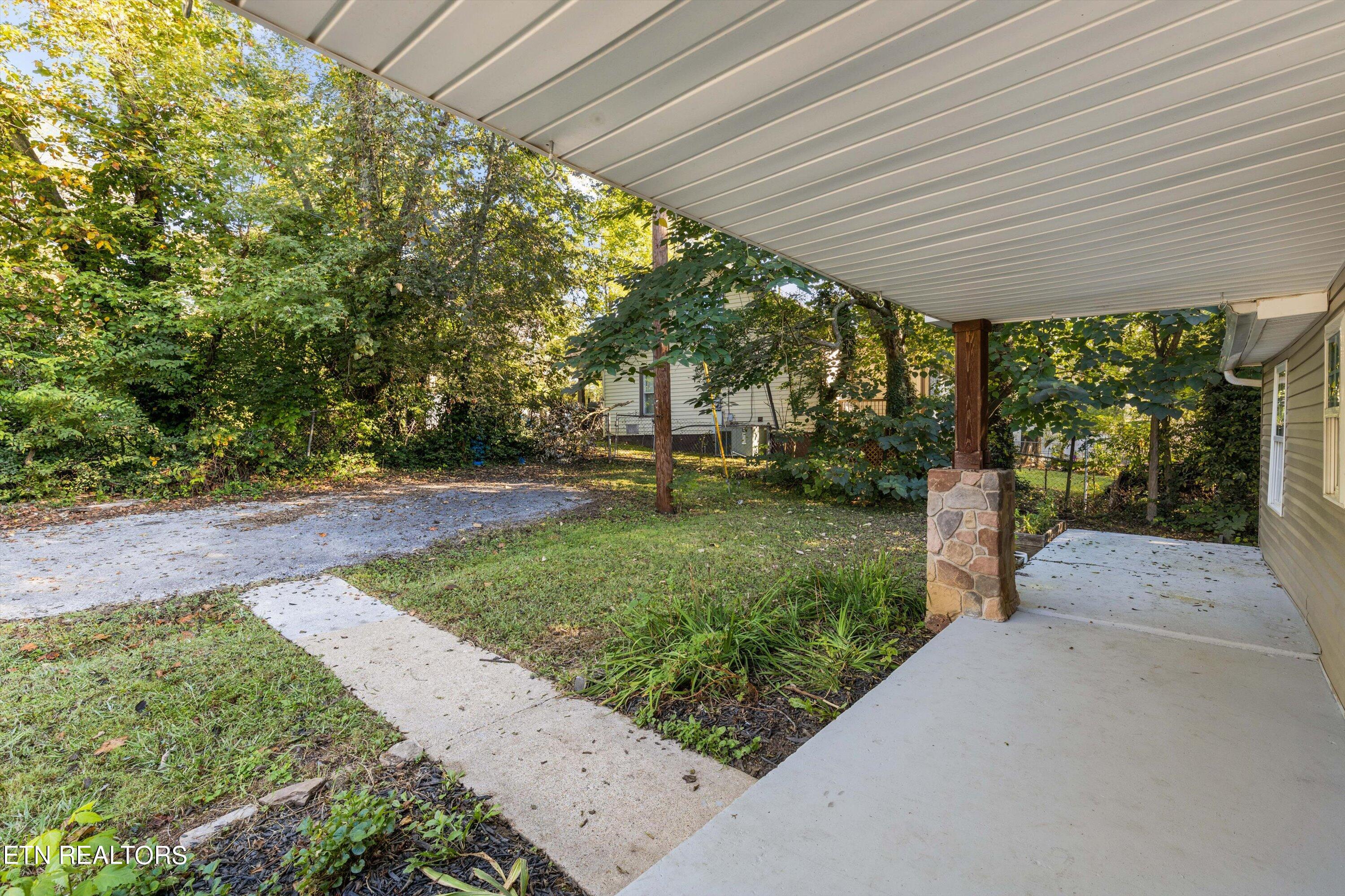 1600 Berry Road Knoxville, TN 37920 - Photo 2 of 33 Porch View