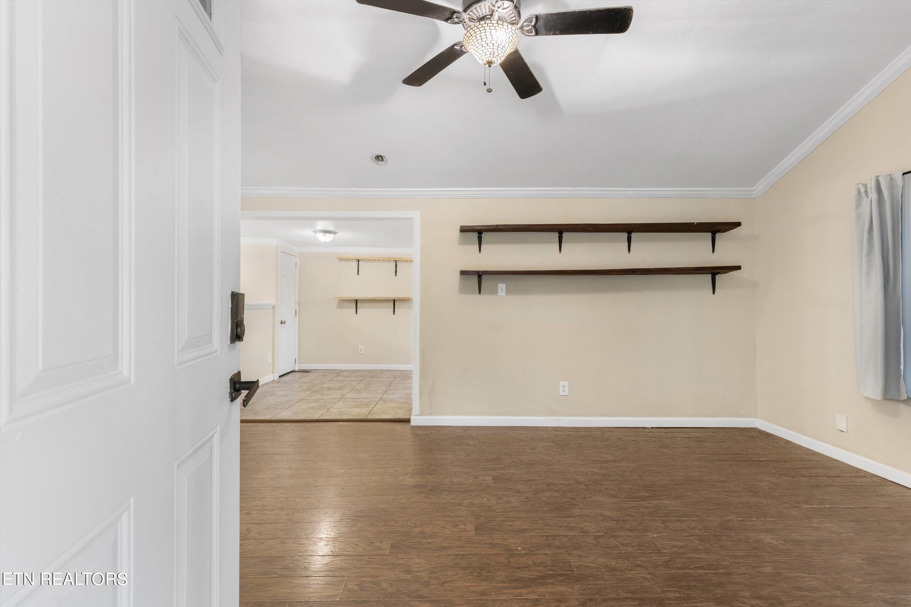 1600 Berry Road Knoxville, TN 37920 - Photo 3 of 33 Living Room