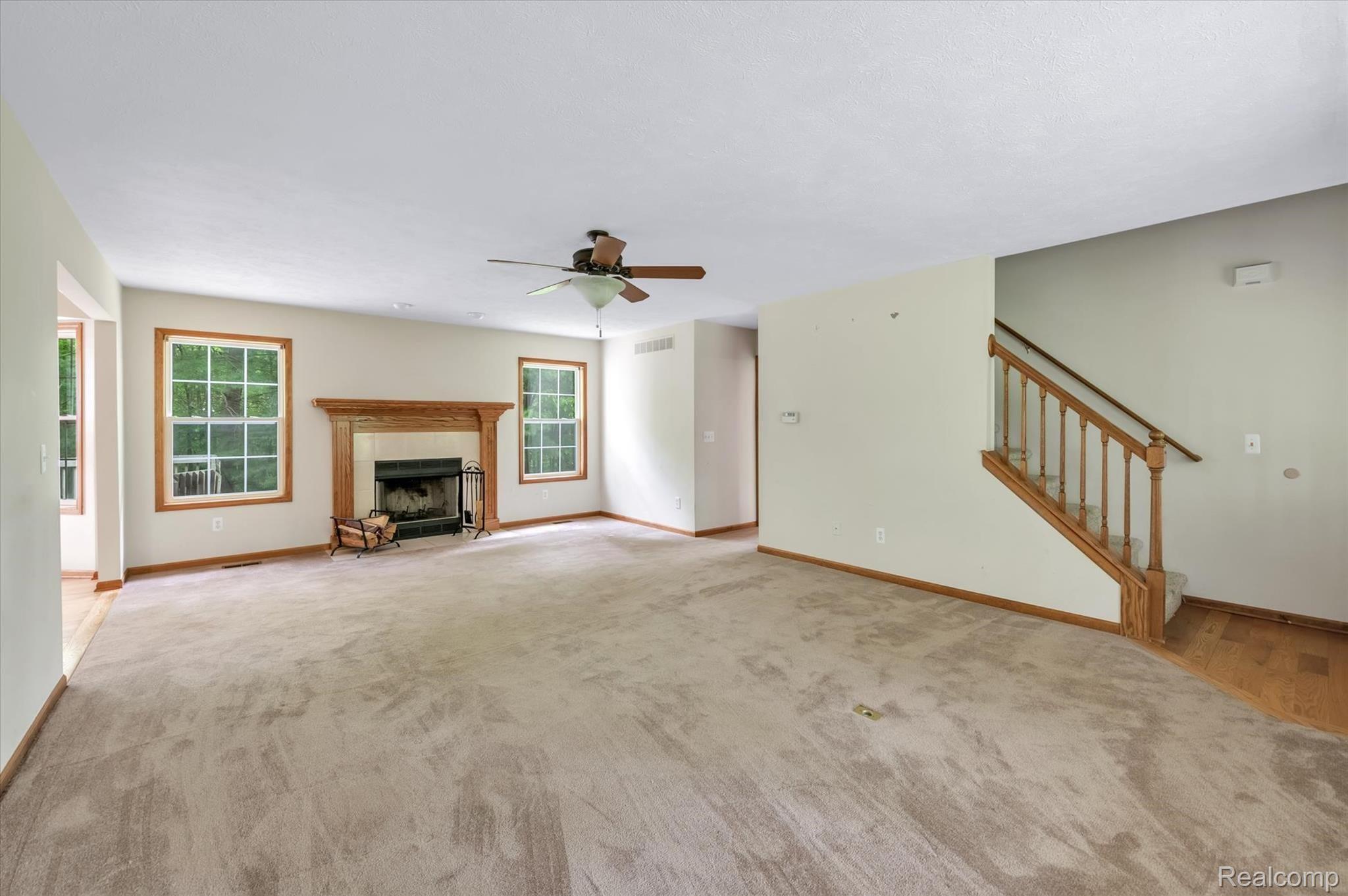 522 South Hacker Road Brighton, MI 48114 - Photo 4 of 21 522 S. Hacker Rd - Living Room