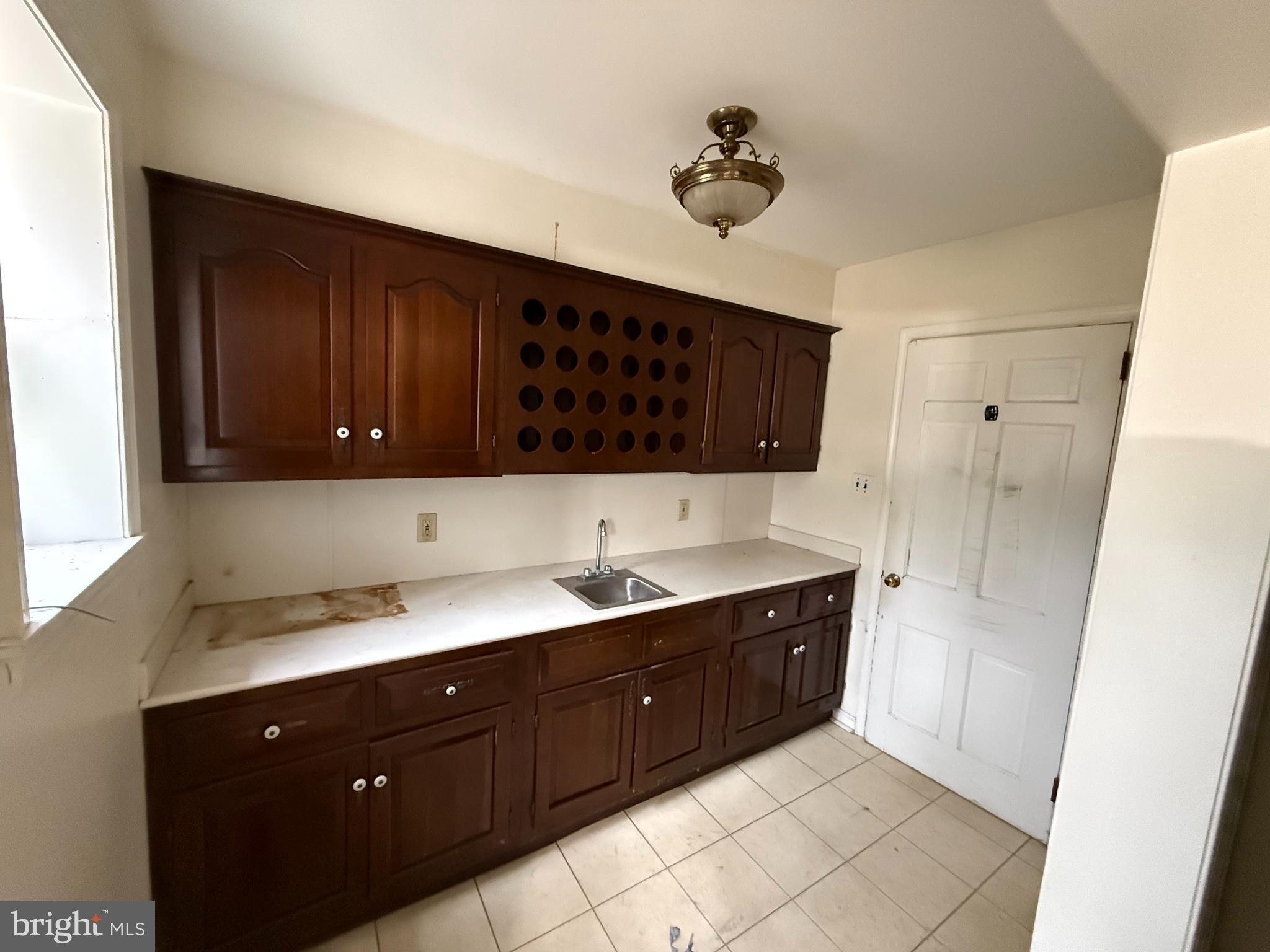 514 Edann Road Glenside, PA 19038 - Photo 16 of 34 Butlers Pantry