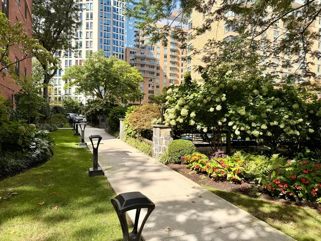 $749,000 | 191 Willoughby Street, Unit 8J | Downtown Brooklyn