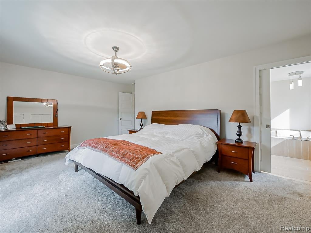 1021 Dowling Road Bloomfield Hills, MI 48304 - Photo 12 of 58 Gallery Image 12