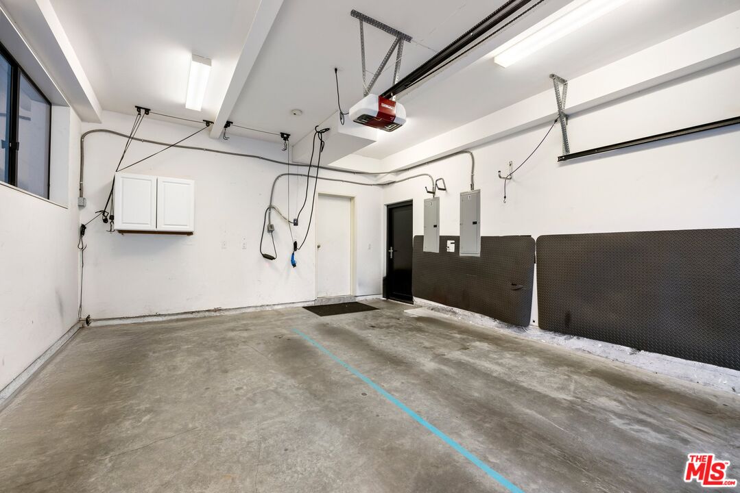 3007 Ocean Front Walk Venice, CA 90291 - Photo 32 of 33