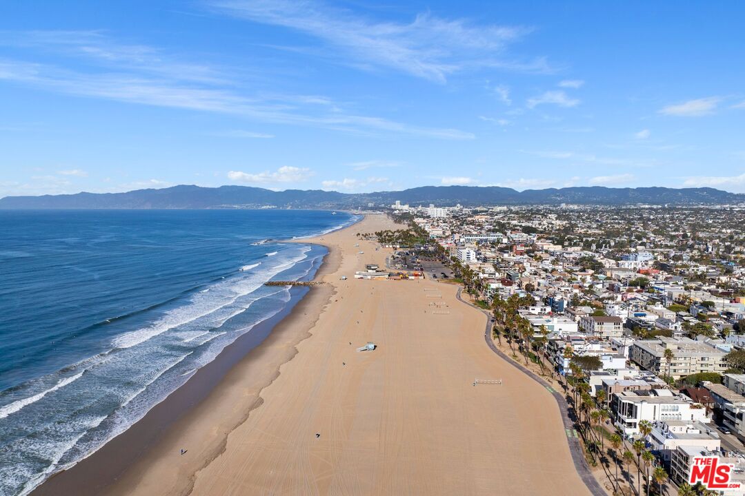 3007 Ocean Front Walk Venice, CA 90291 - Photo 33 of 33 a view of lake and mountain
