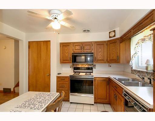 707 Victory Road Allison Park, PA 15101 - Photo 3 of 14 Kitchen.