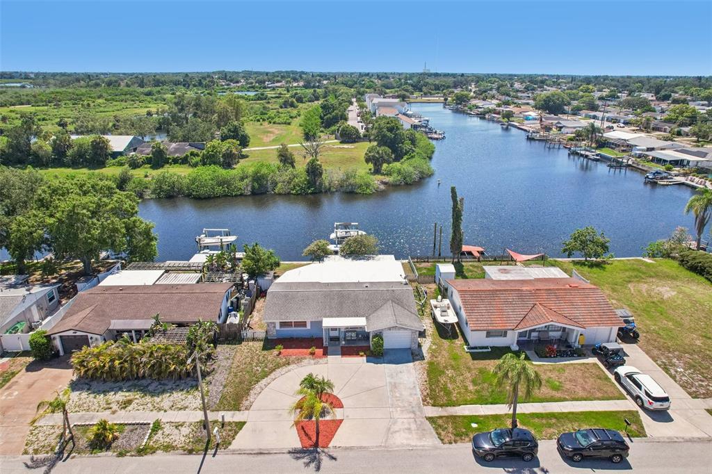 1133 Grand Boulevard Holiday, FL 34690 - Photo 29 of 35