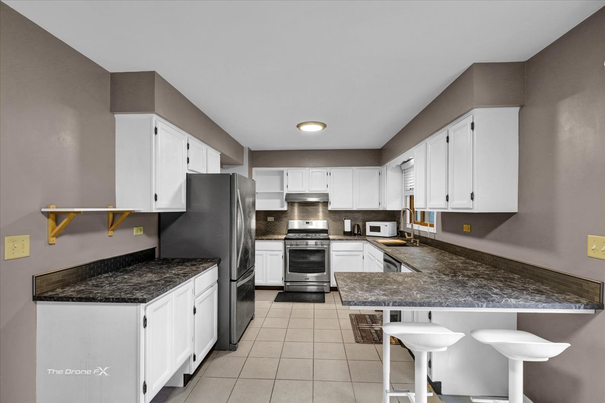 2N314 Euclid Avenue Glendale Heights, IL 60139 - Photo 8 of 28