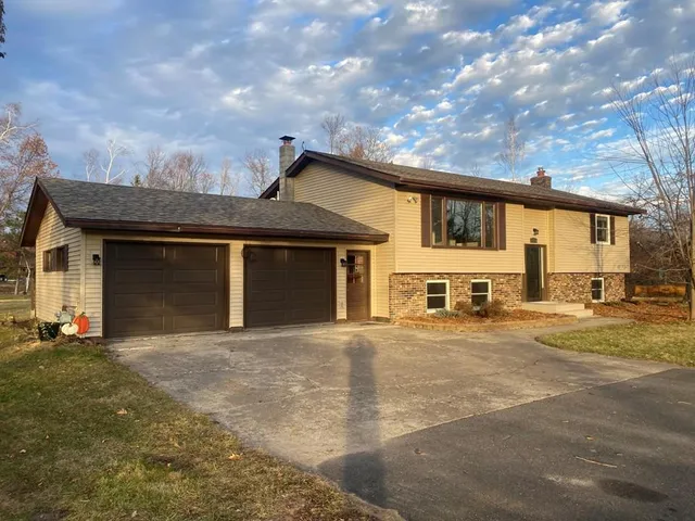 $306,000 | 2050 Chippewa Drive Northeast, Bemidji, MN 56601