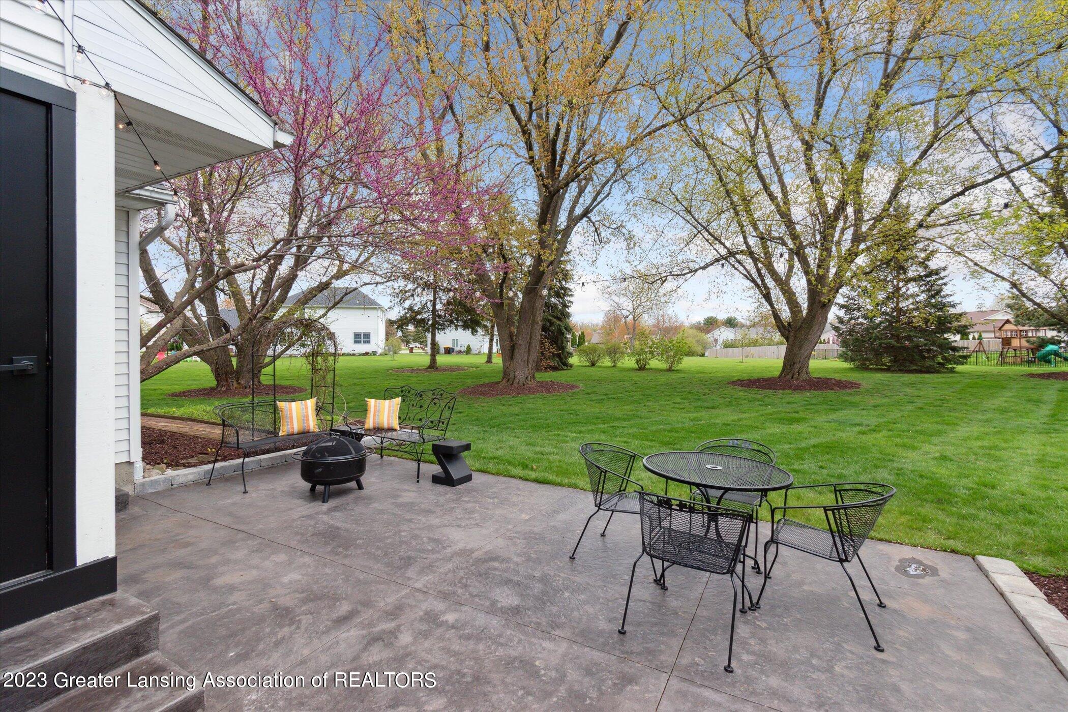 941 Kingsbridge Road Grand Ledge, MI 48837 - Photo 42 of 46 62-941-Kingsbridge-Rd-Grand-Ledge-MI-488