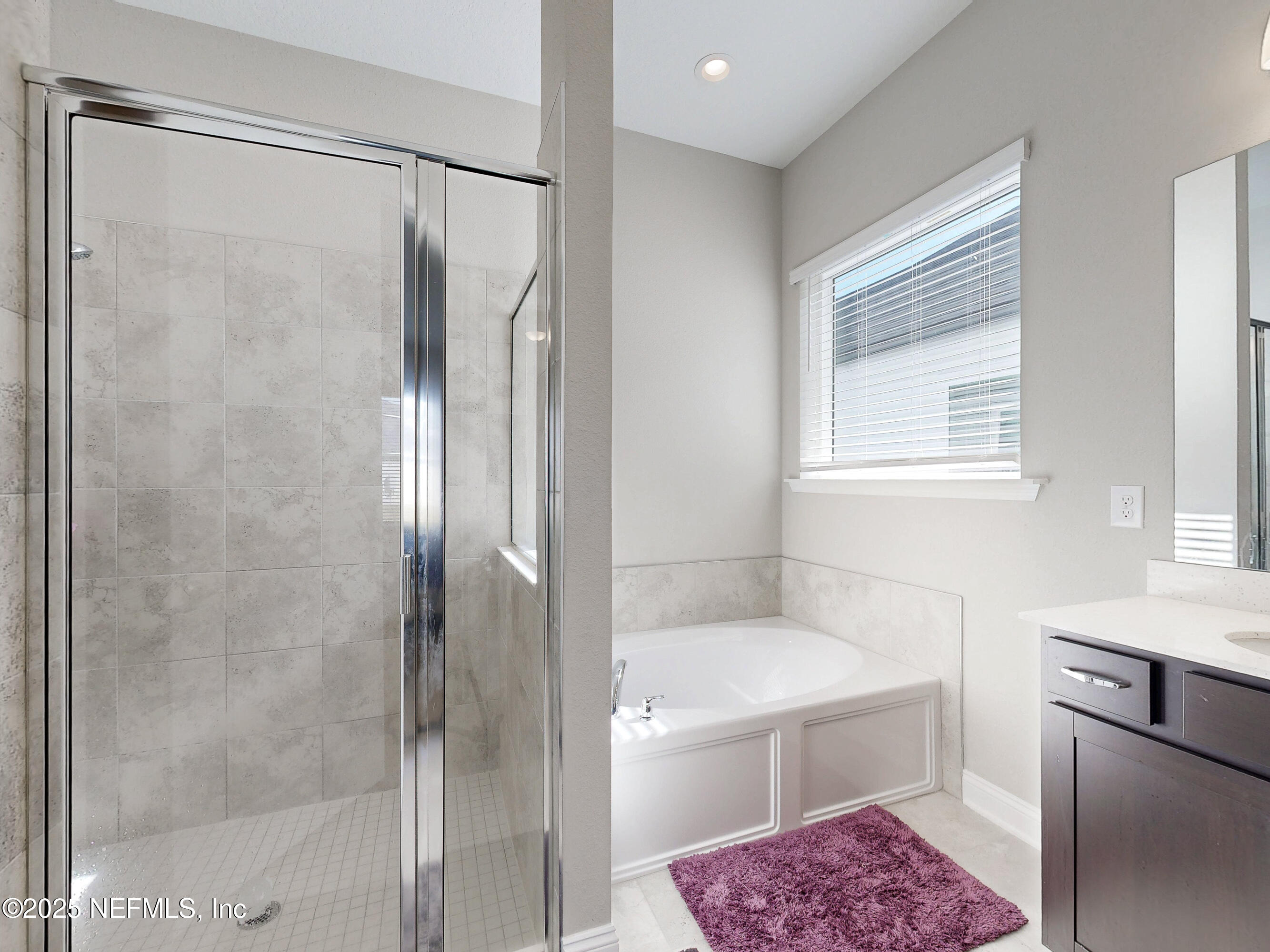 158 Holly Rdg Way St. Augustine, FL 32092 - Photo 14 of 46 a bathroom with a shower a sink and a toilet