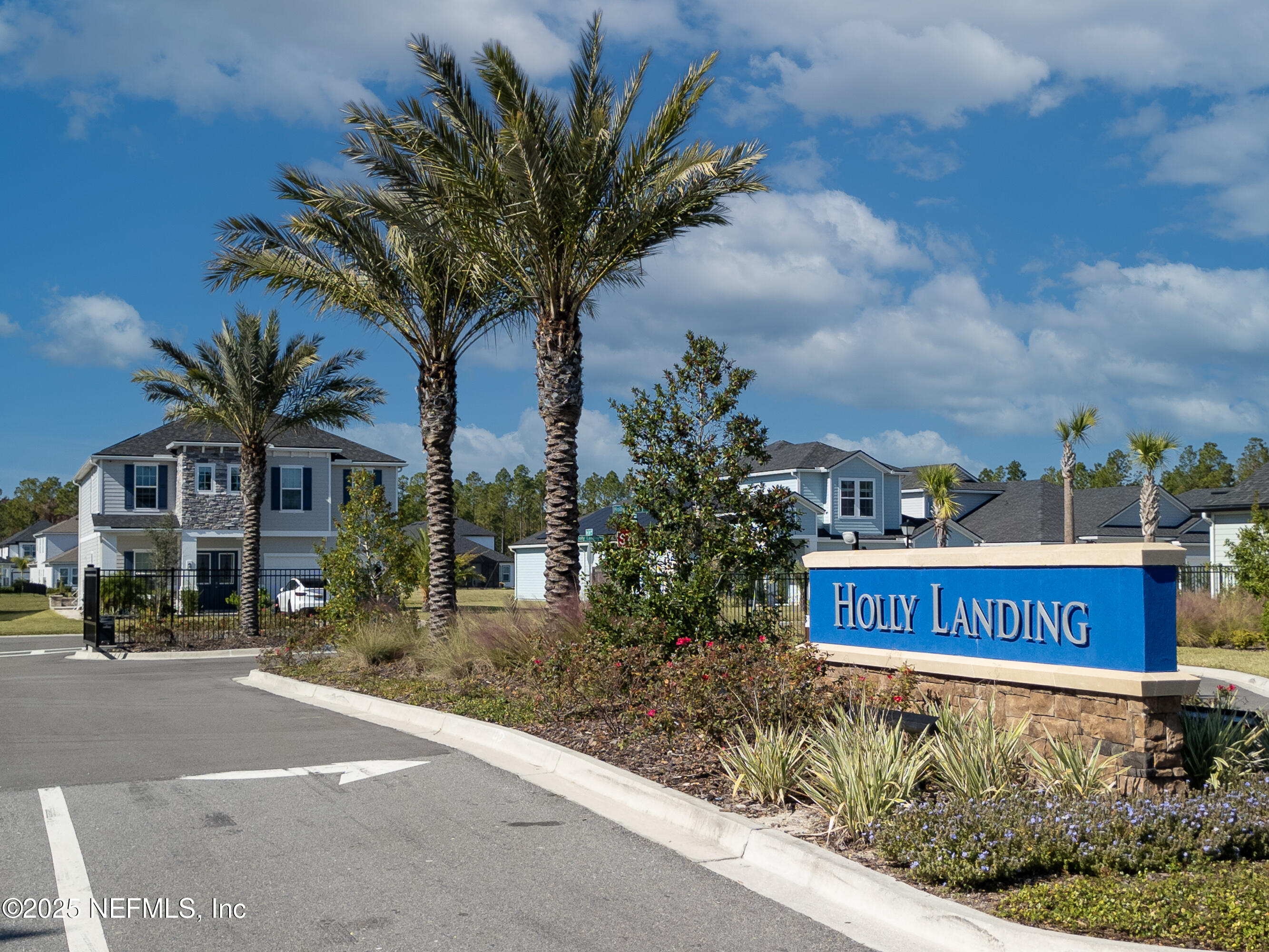 158 Holly Rdg Way St. Augustine, FL 32092 - Photo 40 of 46 a sign that is sitting on the side of a street