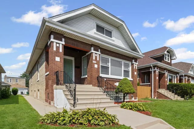 $469,900 | 1932 East Avenue, Berwyn, IL 60402