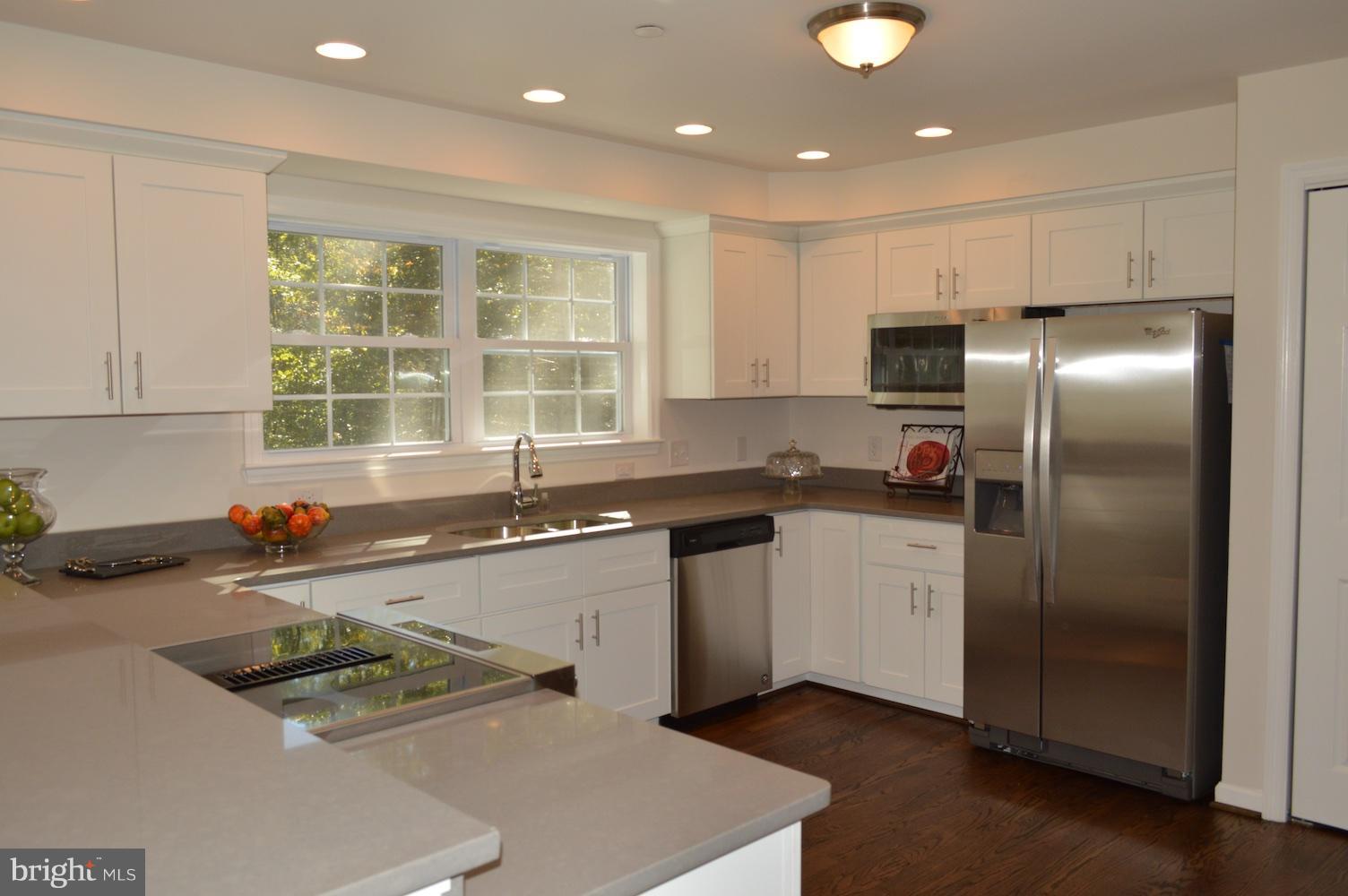 3112 Powder Mill Road Hyattsville, MD 20783 - Photo 15 of 30 Kitchen, all stainless steel, gourmet, quartz