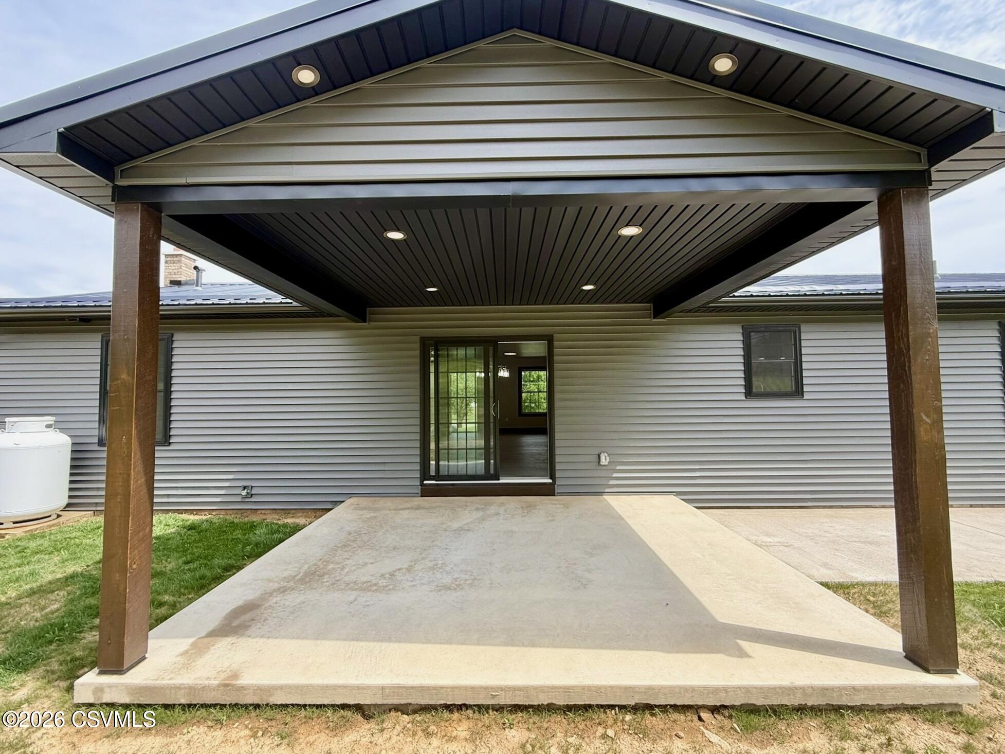 312 7 Points Road Sunbury, PA 17801 - Photo 4 of 37