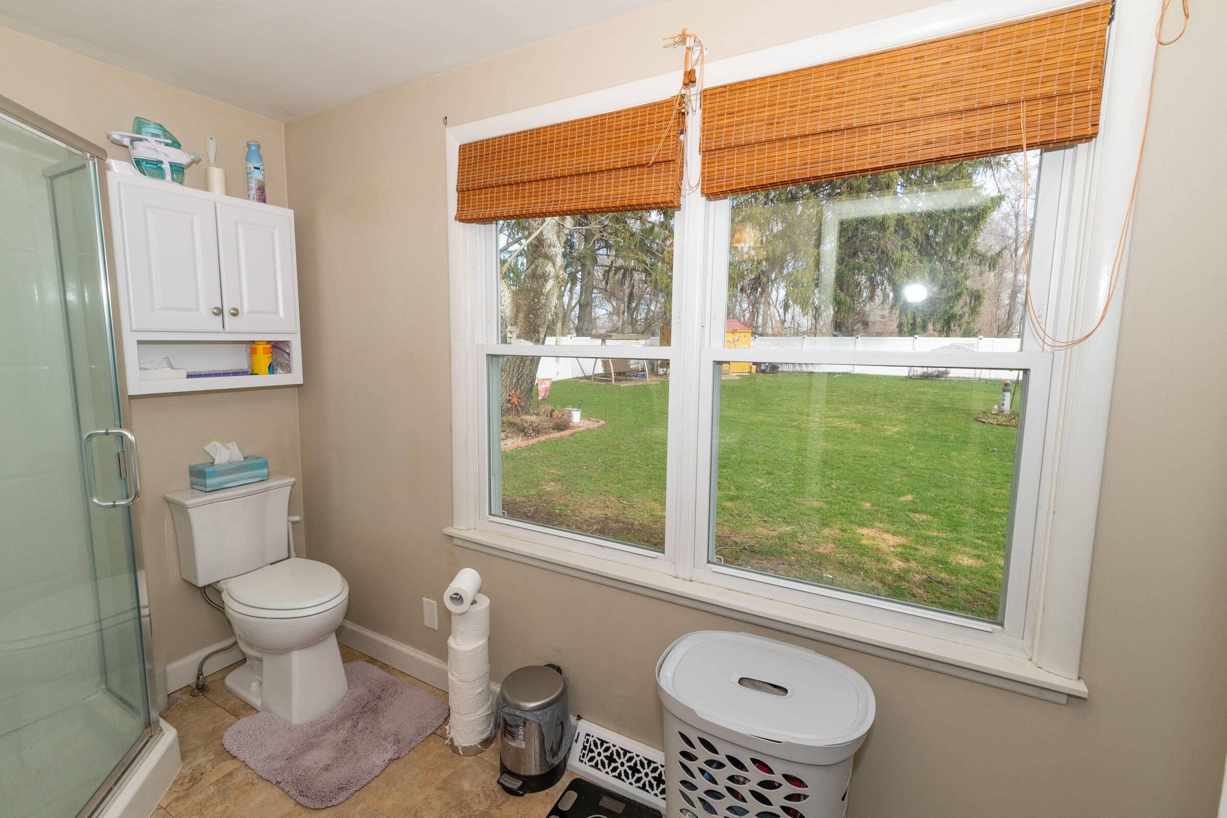 983 Miners Road St. Joseph, MI 49085 - Photo 21 of 40 983 Miners Rd SJ Bath and laundry