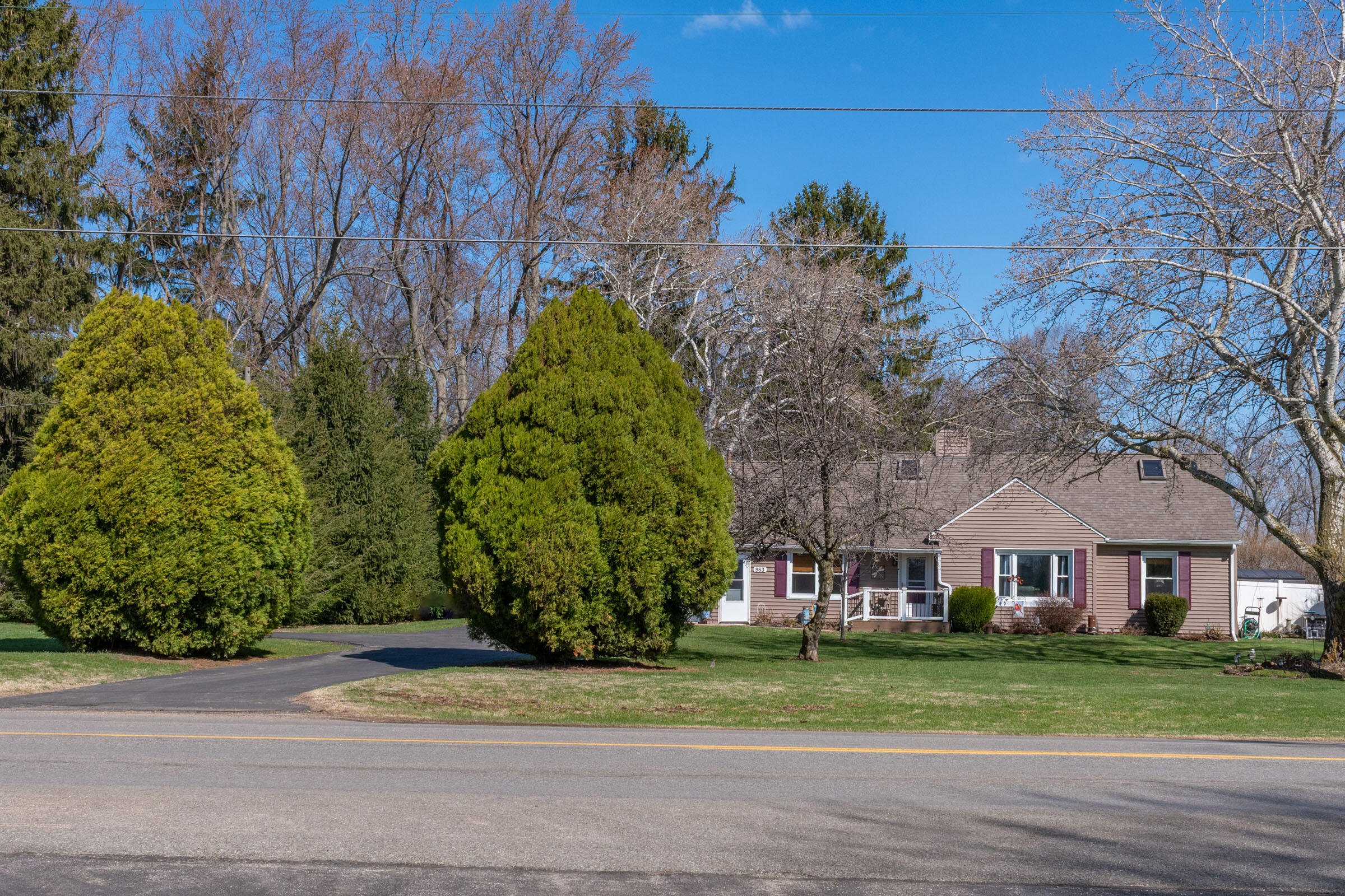 983 Miners Road St. Joseph, MI 49085 - Photo 3 of 40 983 Miners Rd SJ 046