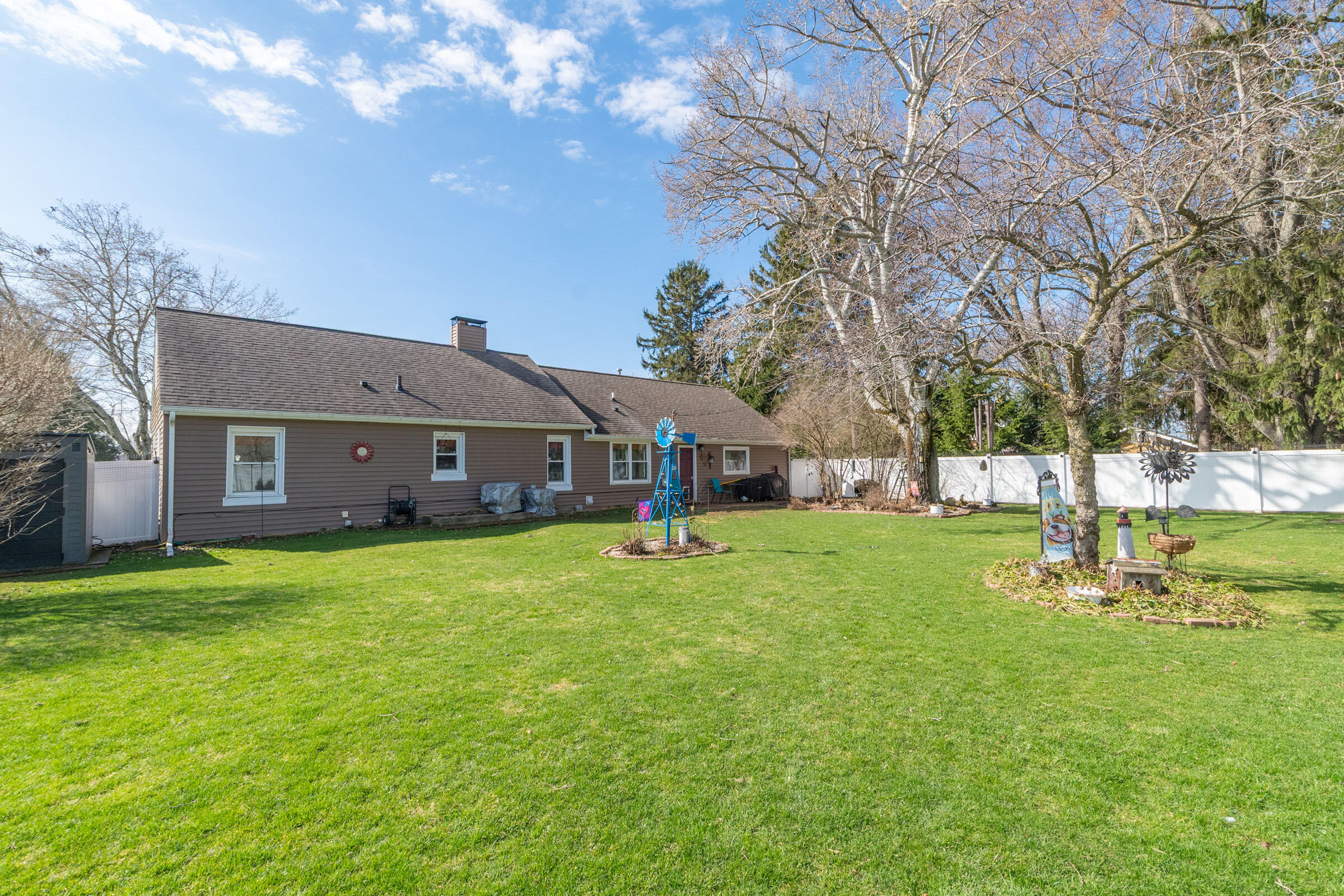 983 Miners Road St. Joseph, MI 49085 - Photo 31 of 40 983 Miners Rd SJ Yard 3