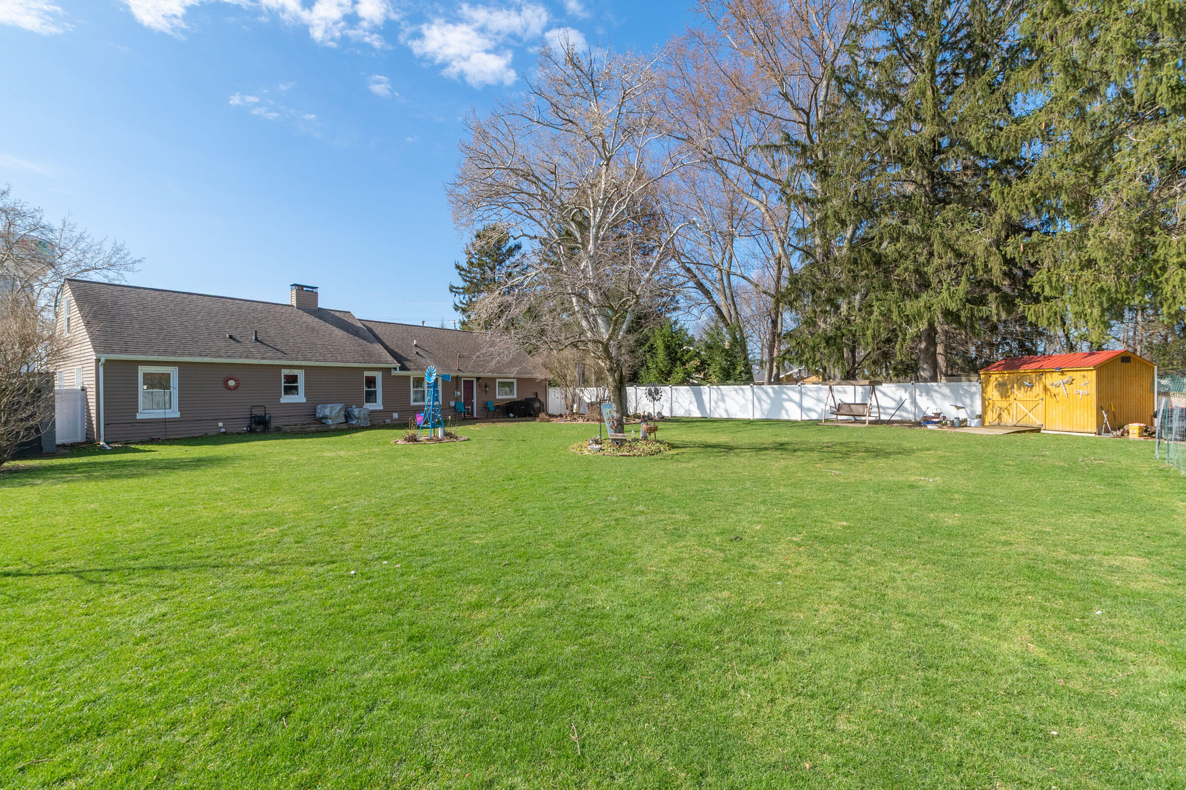 983 Miners Road St. Joseph, MI 49085 - Photo 33 of 40 983 Miners Rd SJ Yard 5