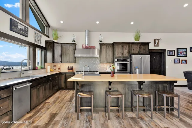 $850,000 | 5383 East Van Dusen Road, Harrison, ID 83833