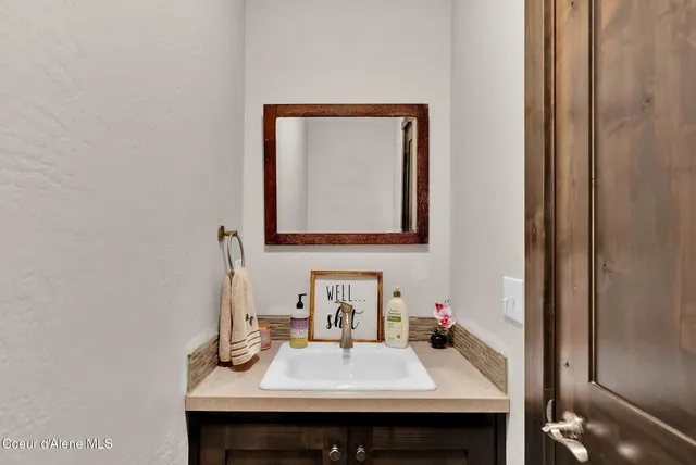 $850,000 | 5383 East Van Dusen Road, Harrison, ID 83833