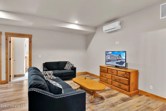 $850,000 | 5383 East Van Dusen Road, Harrison, ID 83833