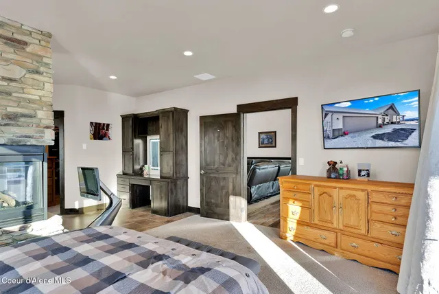 $850,000 | 5383 East Van Dusen Road, Harrison, ID 83833