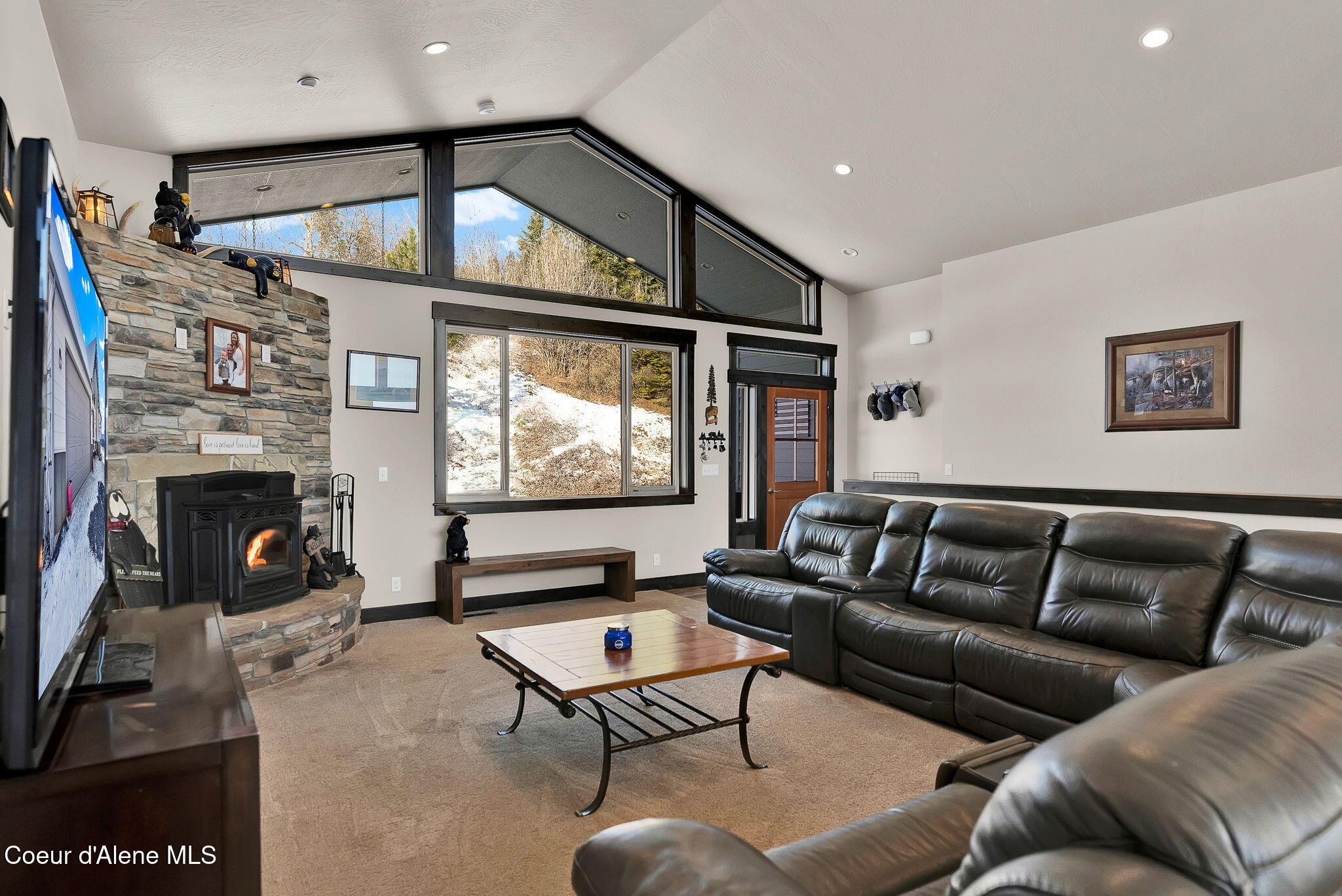 5383 East Van Dusen Road Harrison, ID 83833 - Photo 9 of 67 Living Room