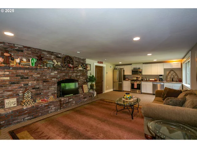 $2,100,000 | 30125 Northwest Scotch Church Road, Hillsboro, OR 97124