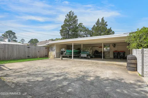 $360,000 | 317 Silverbell Parkway, Lafayette, LA 70508