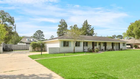$360,000 | 317 Silverbell Parkway, Lafayette, LA 70508