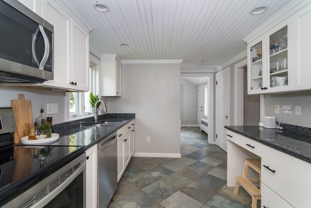 183 Prospect Street Ashland, MA 01721 - Photo 8 of 31