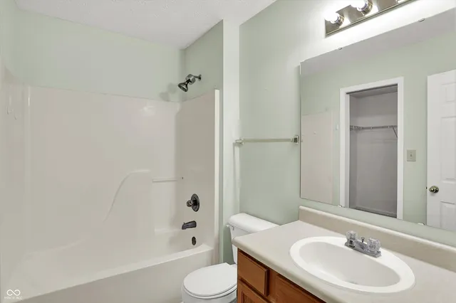 $370,000 | 2025 Fieldstone Court, Westfield, IN 46074