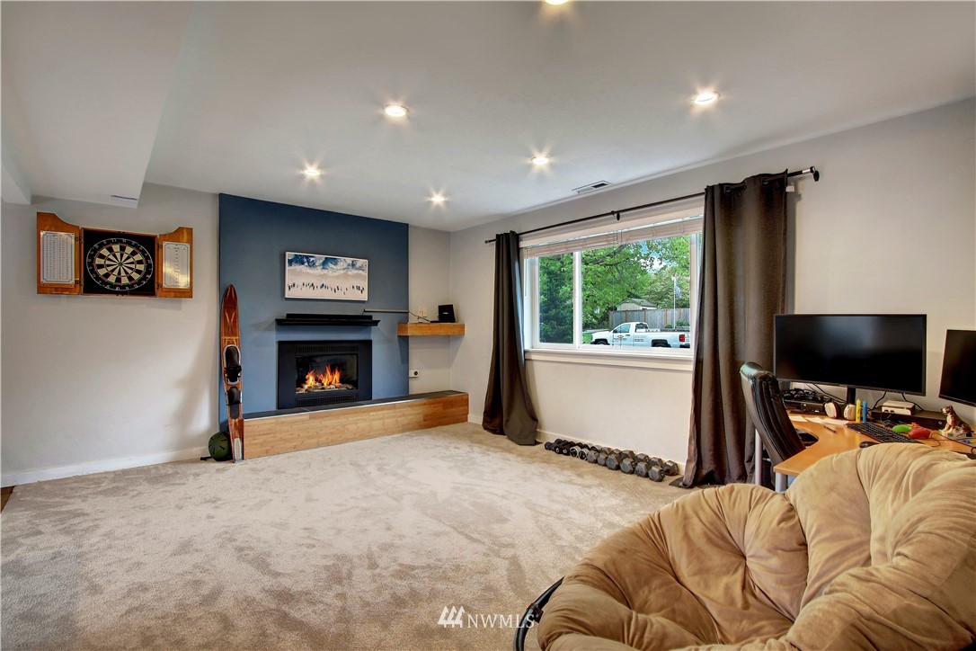 20705 11th Drive Southeast Bothell, WA 98012 - Photo 16 of 19 Gallery Image 16