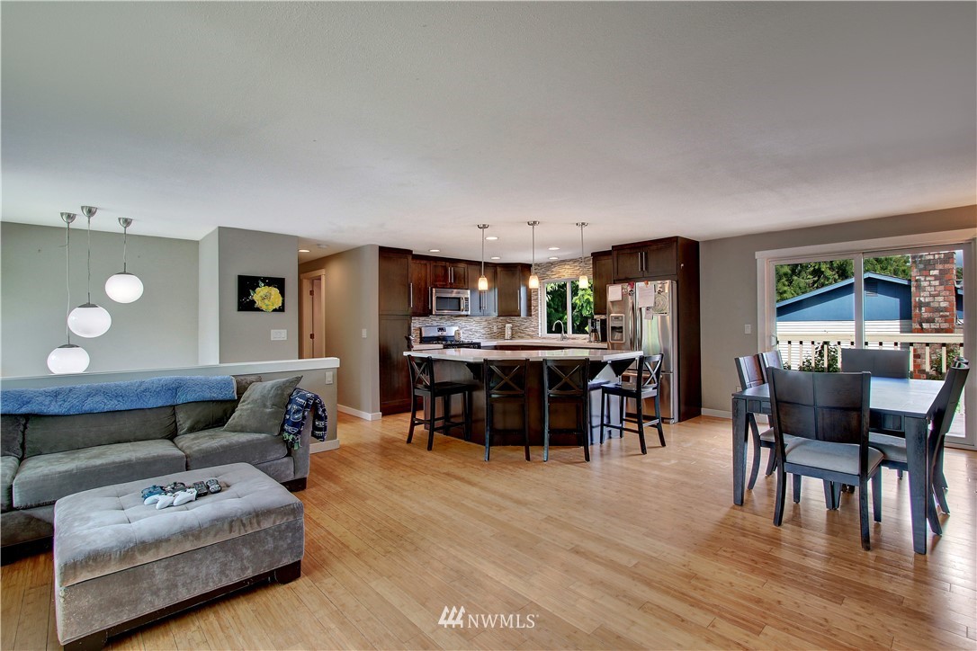 20705 11th Drive Southeast Bothell, WA 98012 - Photo 4 of 19 Gallery Image 4
