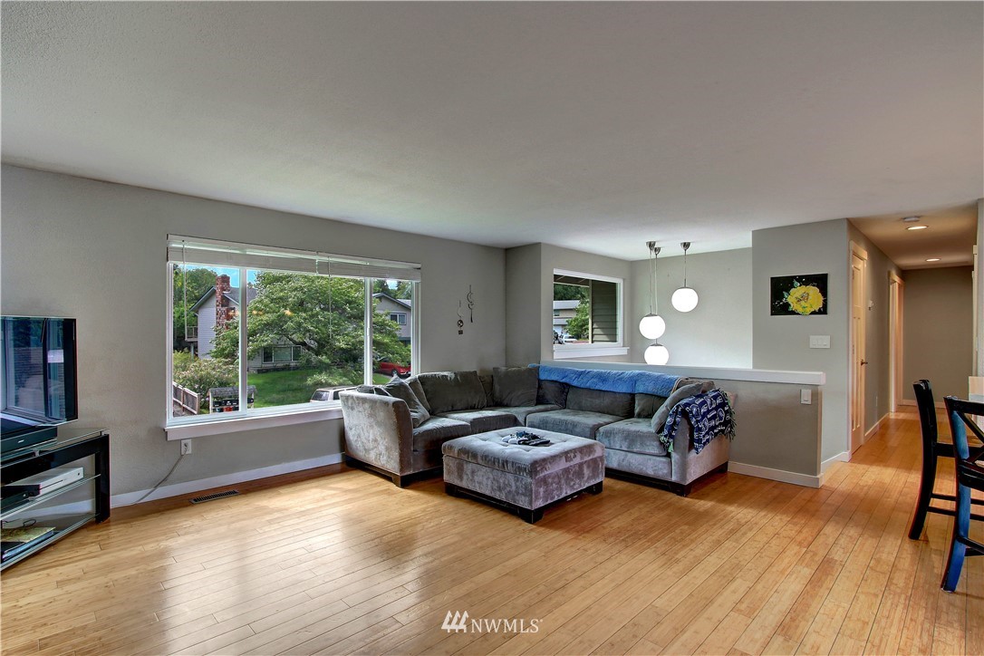 20705 11th Drive Southeast Bothell, WA 98012 - Photo 5 of 19 Gallery Image 5
