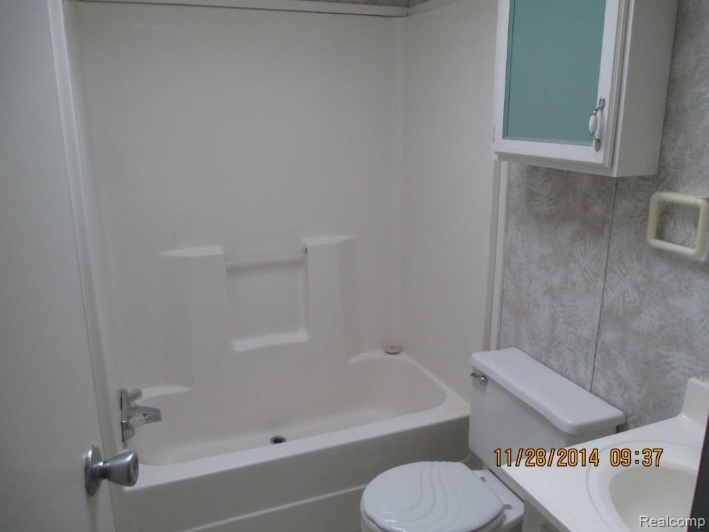 10771 East Burt Road Birch Run, MI 48415 - Photo 7 of 15 2014-11-28 017.jpg