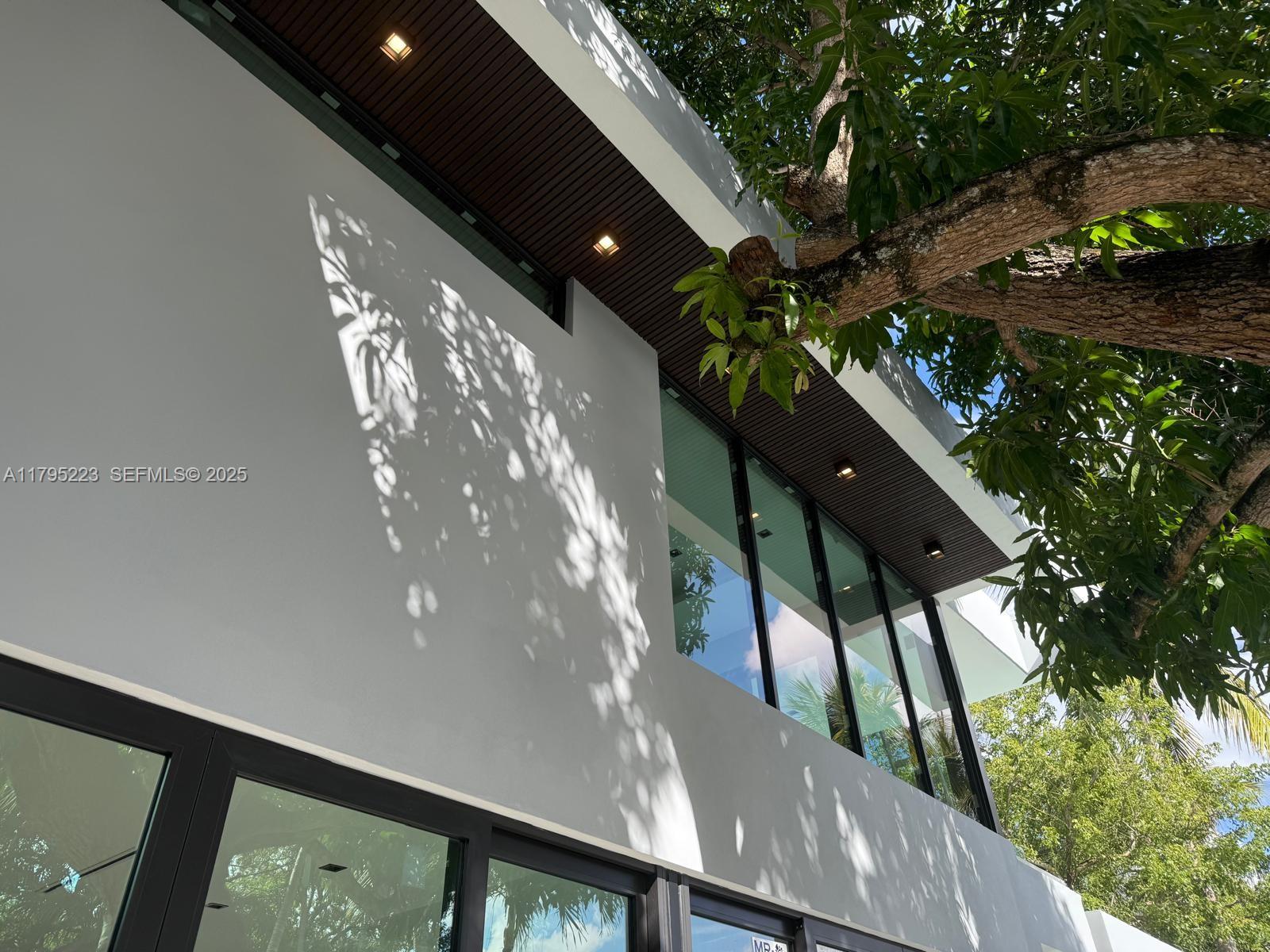 125 Southwest 29th Road Miami, FL 33129 - Photo 42 of 44 a view of a balcony