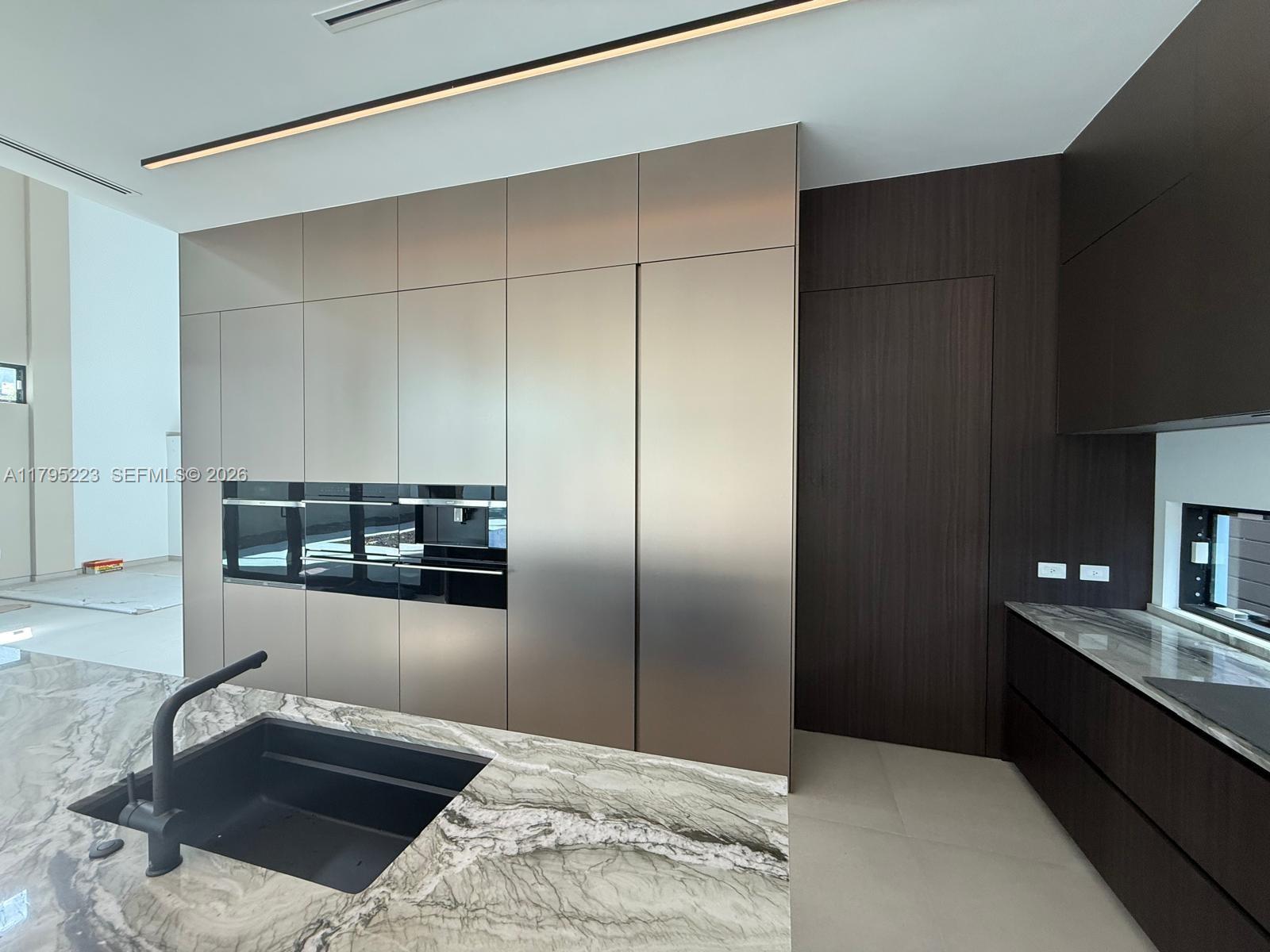 125 Southwest 29th Road Miami, FL 33129 - Photo 7 of 45