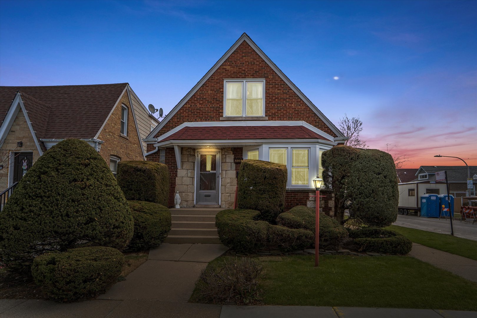 5559 South Keeler Ave  